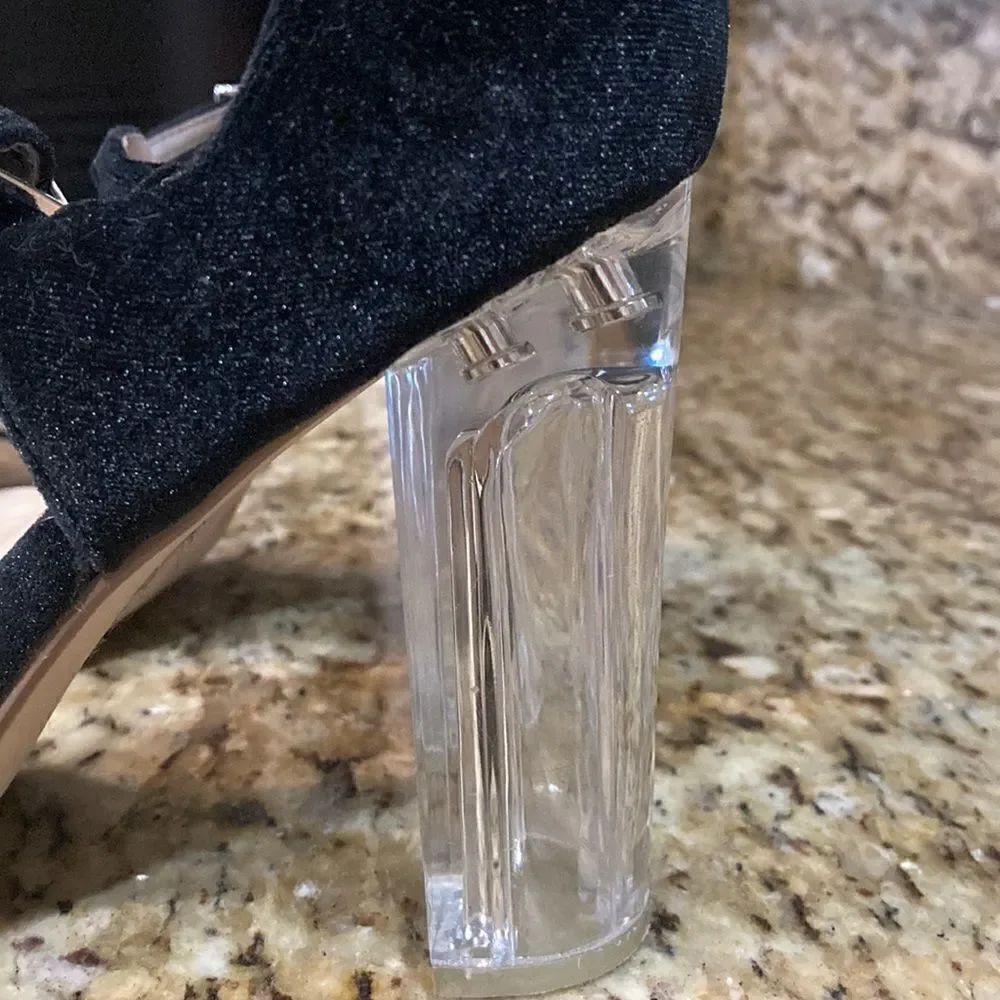 D. Shoes. - Picture 17 of 17